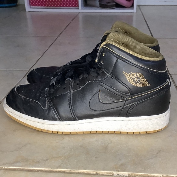 Air Jordan shoes🖤 - Picture 4 of 10